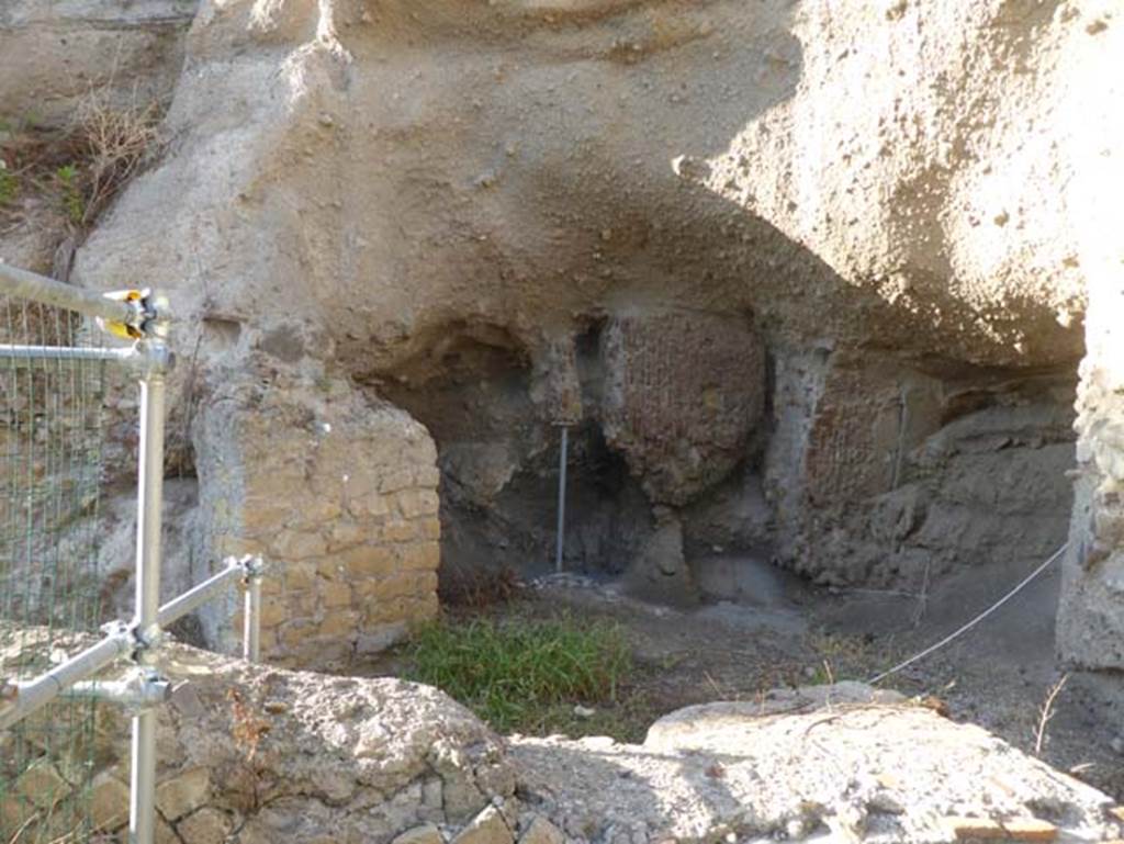 VII.16 Herculaneum/Cardo III/Decumanus Maximus, September 2015. Looking west in north-west corner of site.
